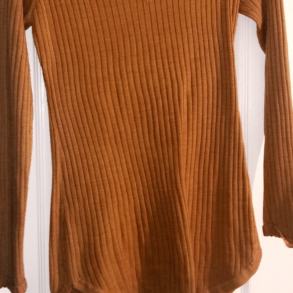 Sweater - Picture 3 of 4